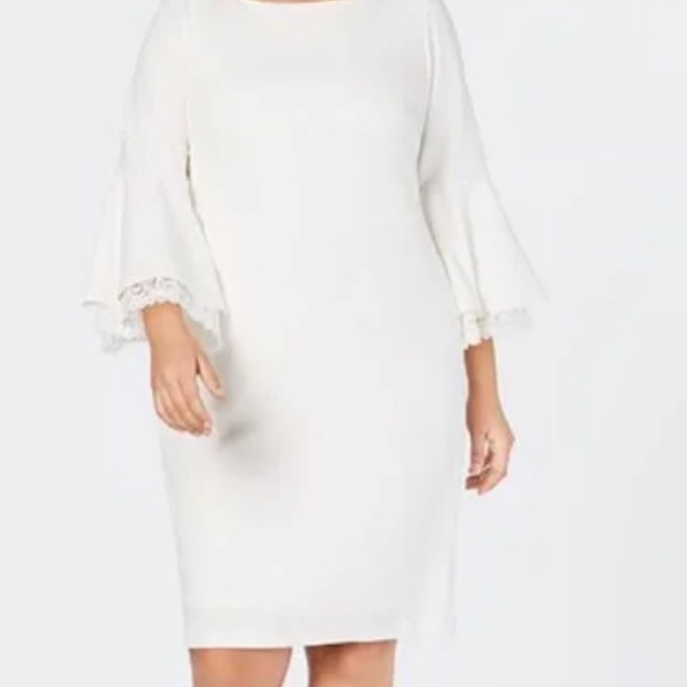 Calvin Klein women’s,bell sleeve, body con dress in white. Size 22w